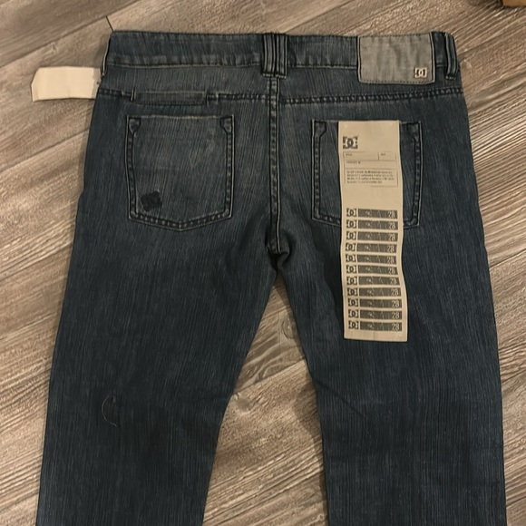 DC STRAIGHT VINTAGE II LOW RISE SIZE 28 NWT BLUE JEANS - Picture 7 of 7